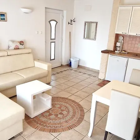 Apartment Damijan Krk Town Exterior photo